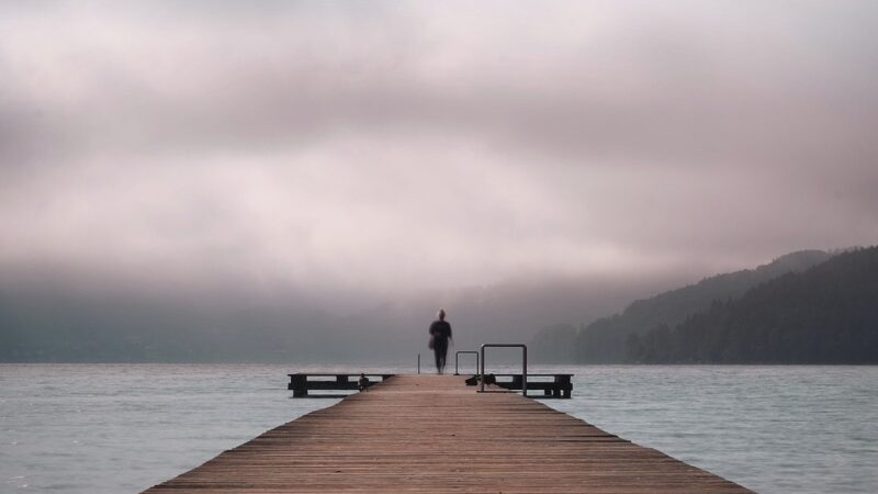 O jakich rzeczach warto pamiętać podczas wyboru pomostu pływającego